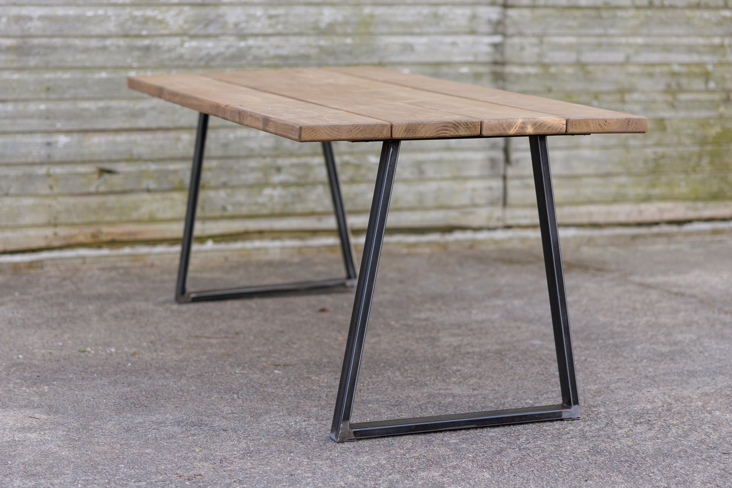 Outdoor Table | Trapeze Style Leg
