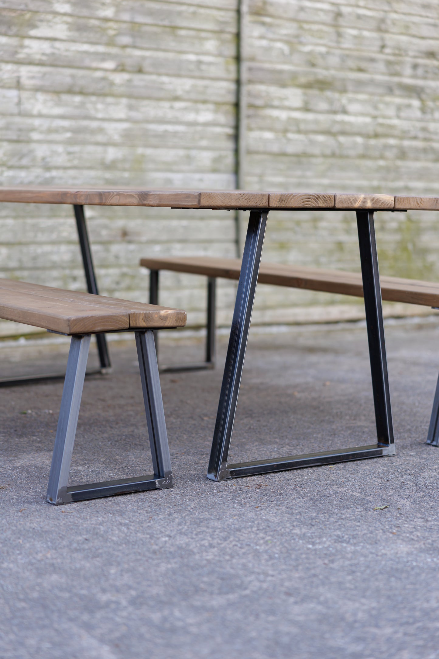 Outdoor Table | Trapeze Style Leg