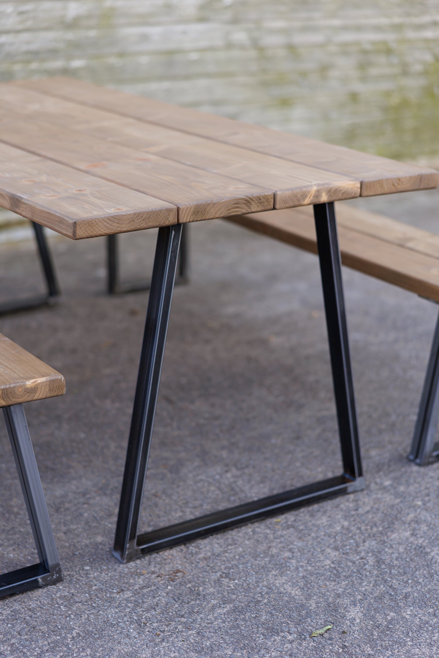 Outdoor Table | Trapeze Style Leg
