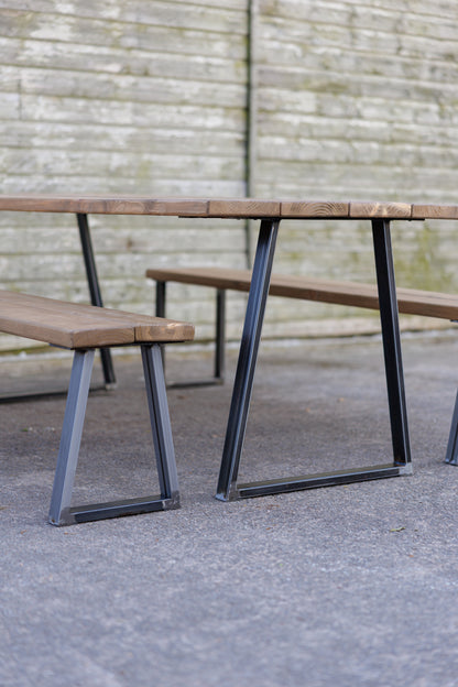 Outdoor Table | Trapeze Style Leg