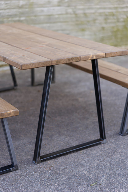 Outdoor Table | Trapeze Style Leg